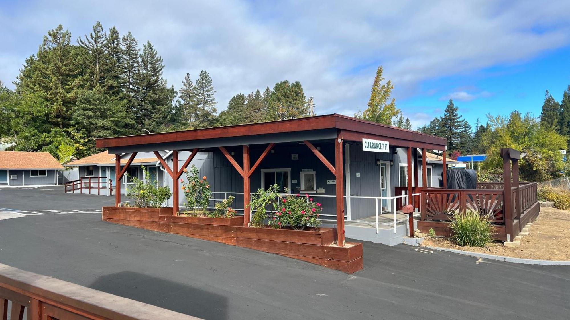 Pine Cone Motel Willits Eksteriør bilde